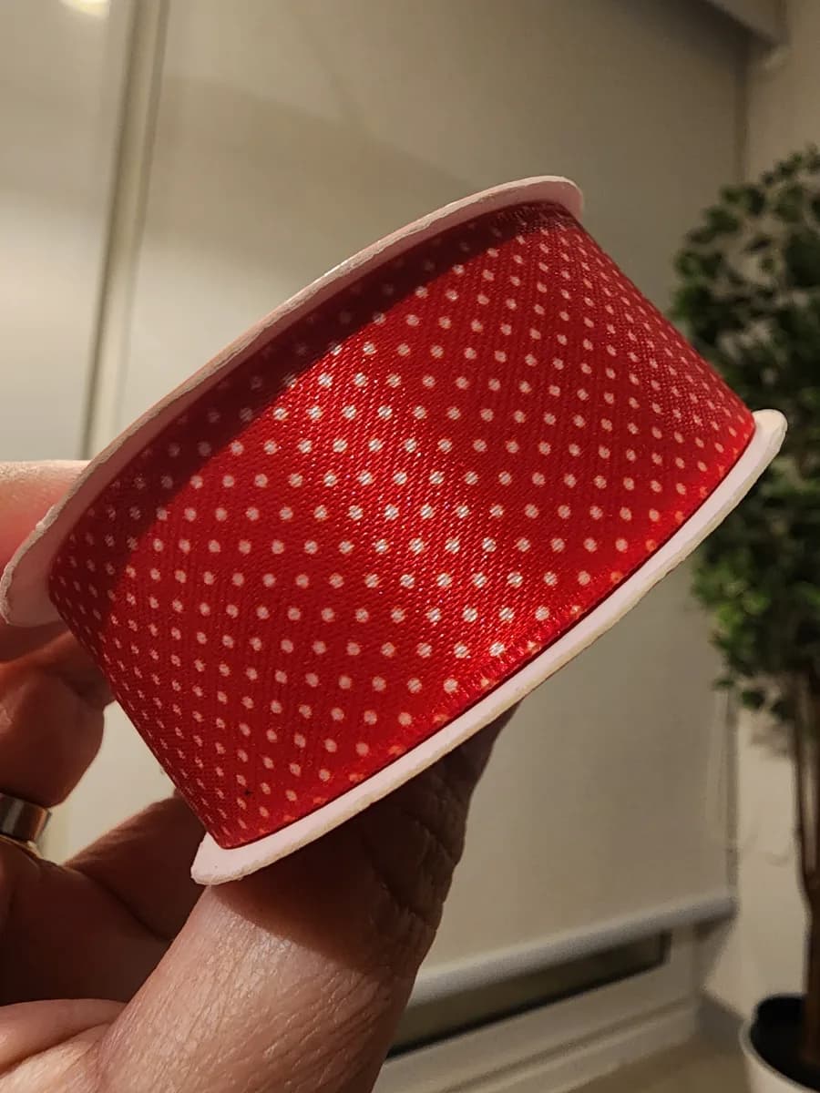 Cintas de seda (roja con lunares x metro)
